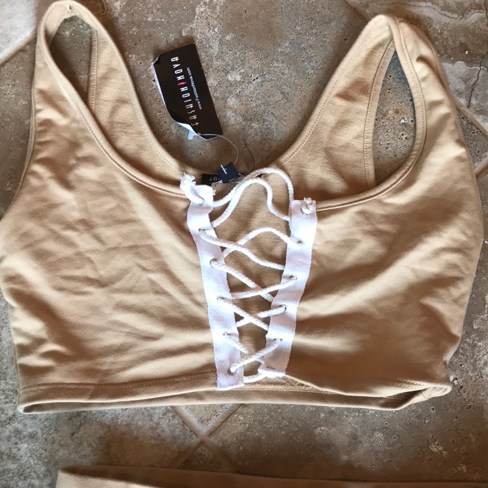 Oh so awesome outfit - Picture 2 of 4